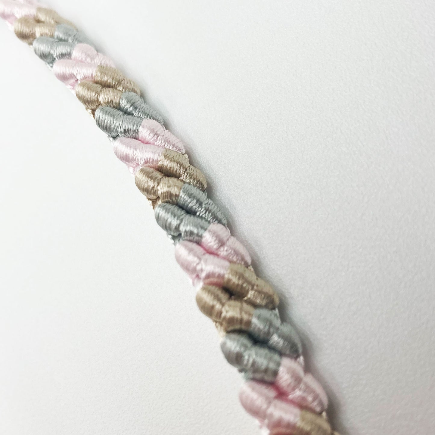 Satin silk knot bracelet "Liens Précieux"